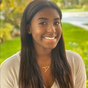 Meet your Posher, Ariana